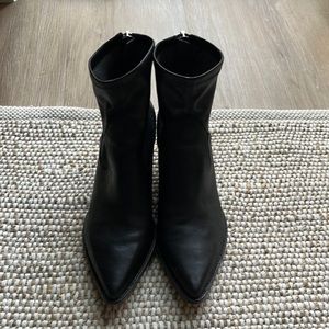 Dolce Vita Shanta Ankle Booties